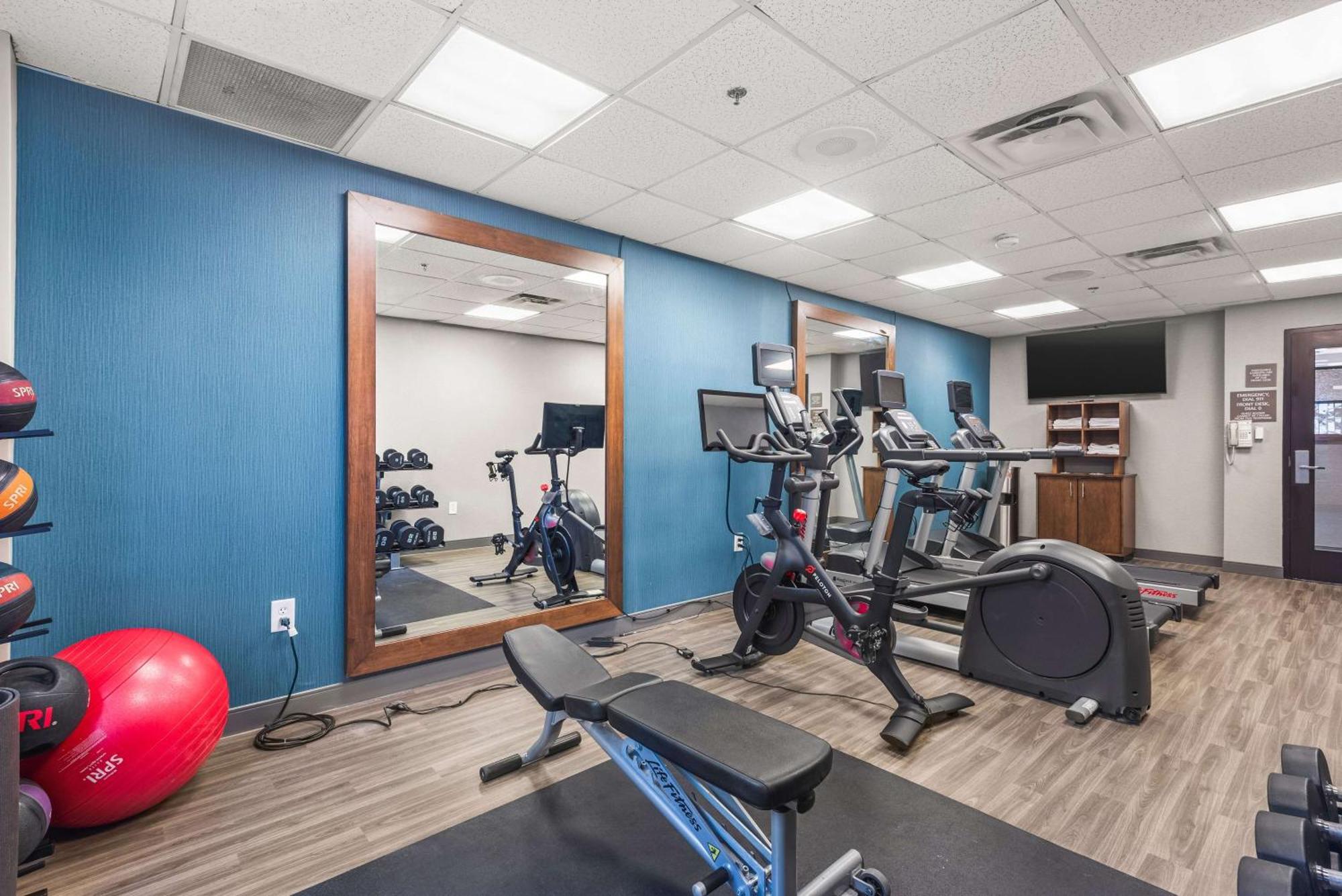 Hampton Inn Columbus-North Εξωτερικό φωτογραφία